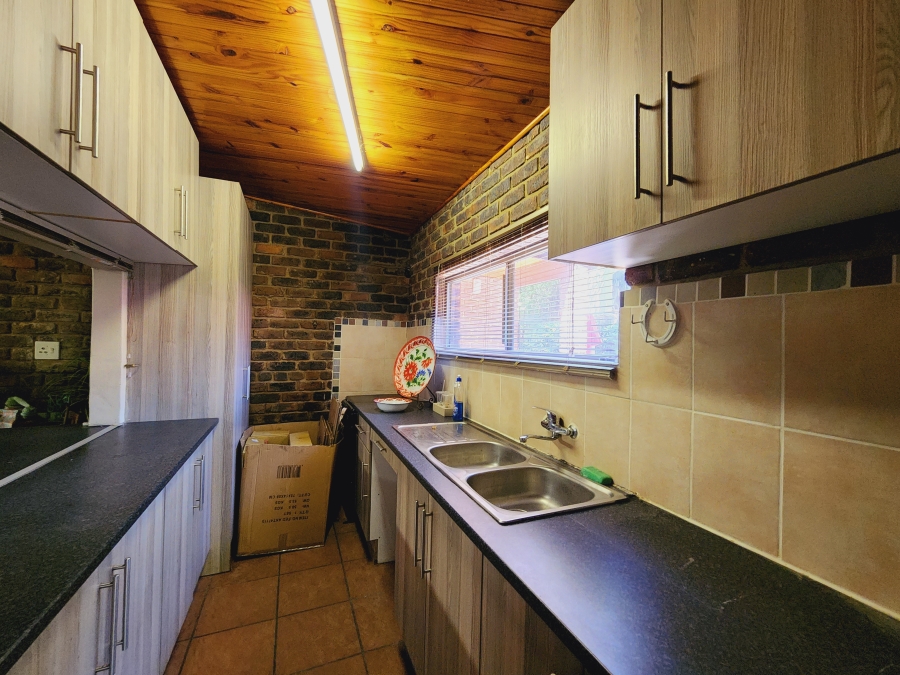 4 Bedroom Property for Sale in Grimbeeck Park North West